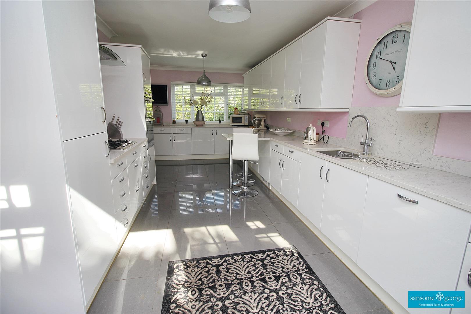 Longleat Drive, Tilehurst
